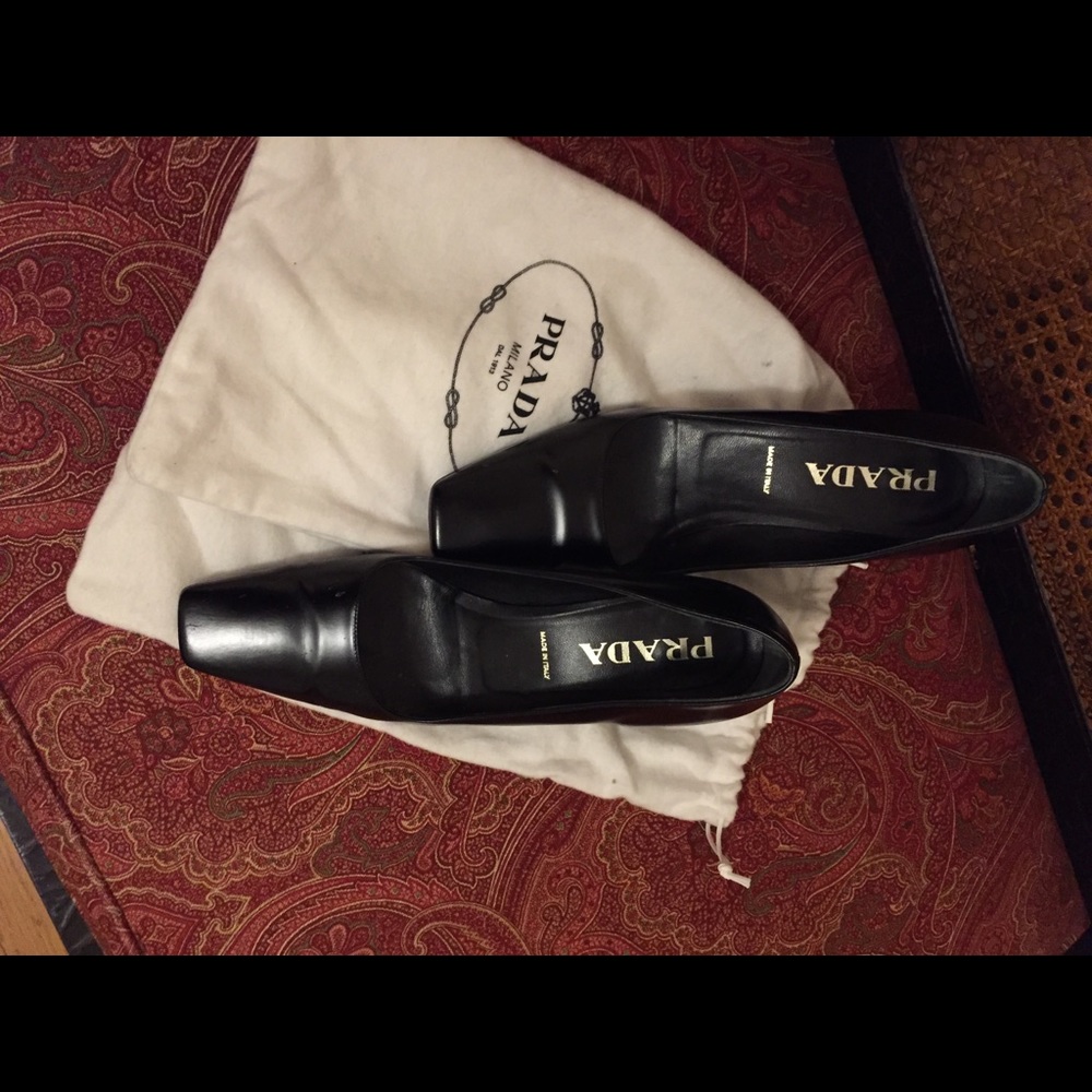 Gorgeous Prada pumps!
